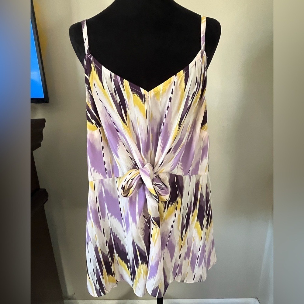 Torrid Georgette Tie front cami Purple White Yellow V-Neck Tie Front Tank Top 1X - Picture 3 of 6